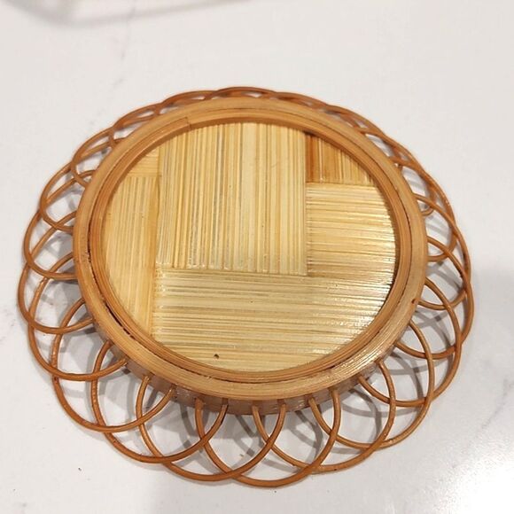 Vintage Bamboo Rattan Hibiscus Flower Set of 5 Coasters with Caddy - Picture 3 of 14